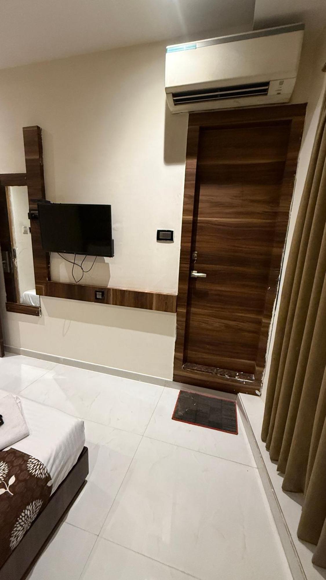 M E R I T O N Hotel T-2 Mumbai Dış mekan fotoğraf