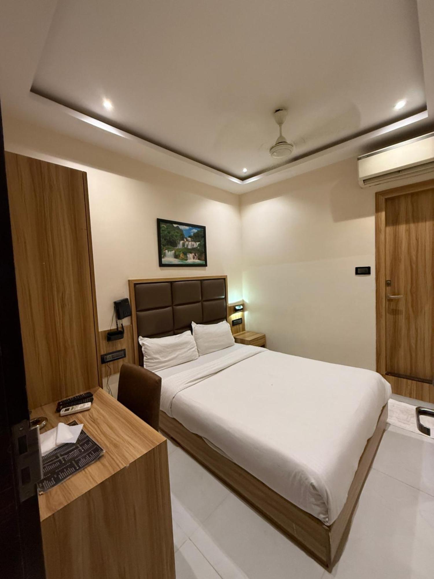 M E R I T O N Hotel T-2 Mumbai Dış mekan fotoğraf