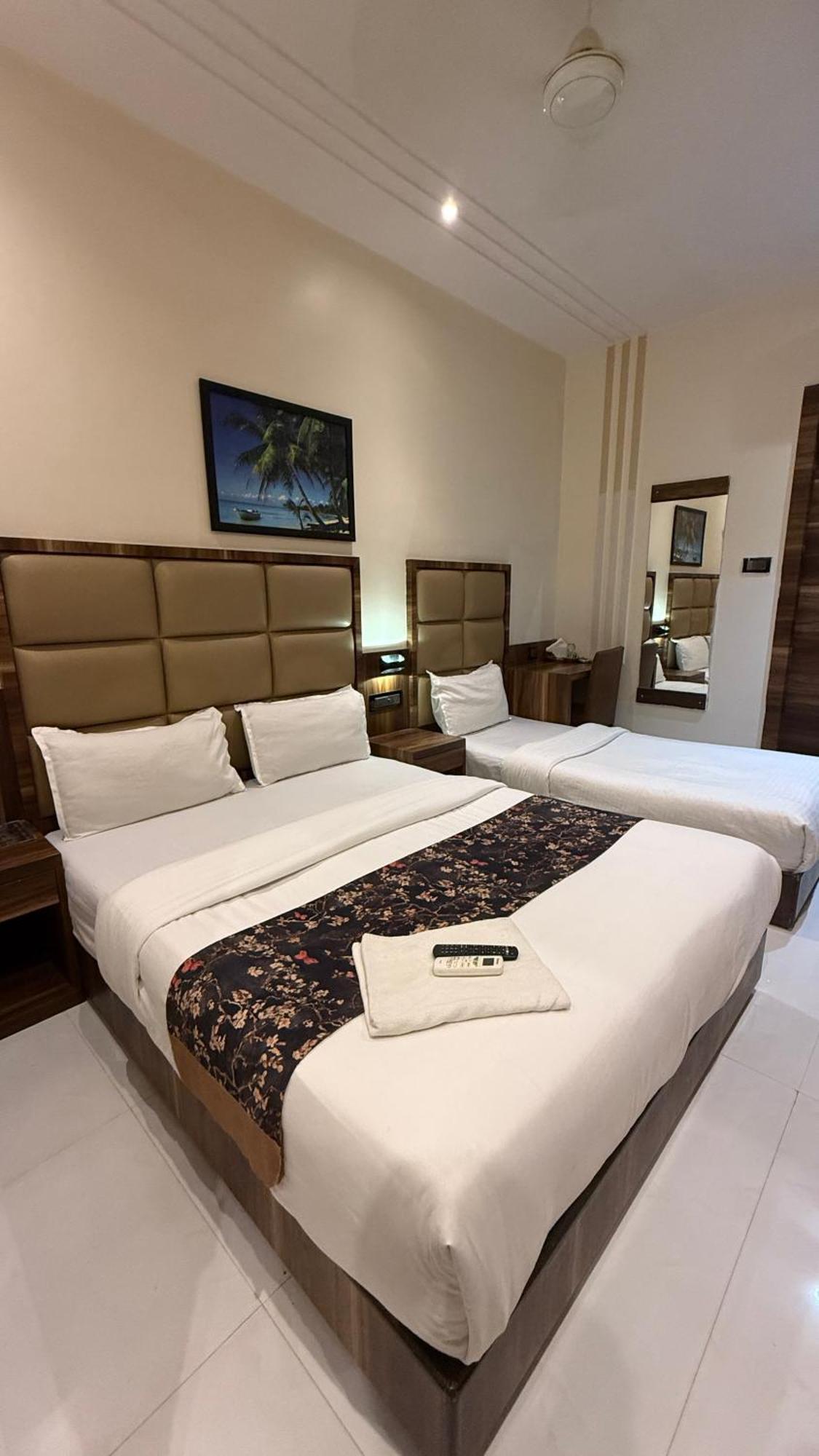 M E R I T O N Hotel T-2 Mumbai Dış mekan fotoğraf